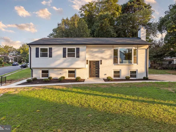 300 Valeview Ct NW, Vienna, VA 22180