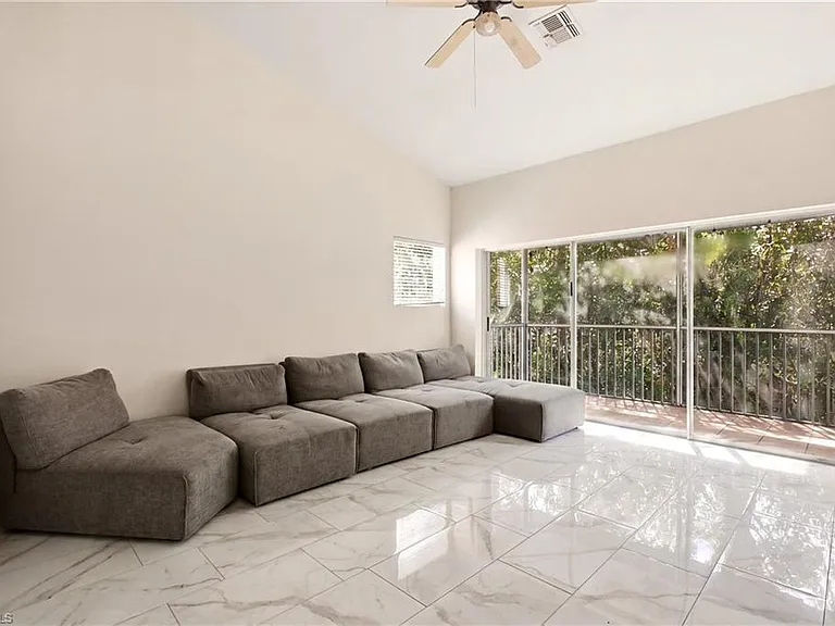 505 Windsor Sq #201 — Photo 14