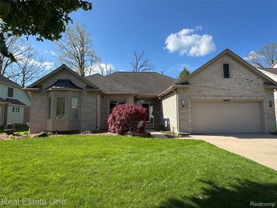 1668 S Shore Dr, Rochester Hills, MI, 48307