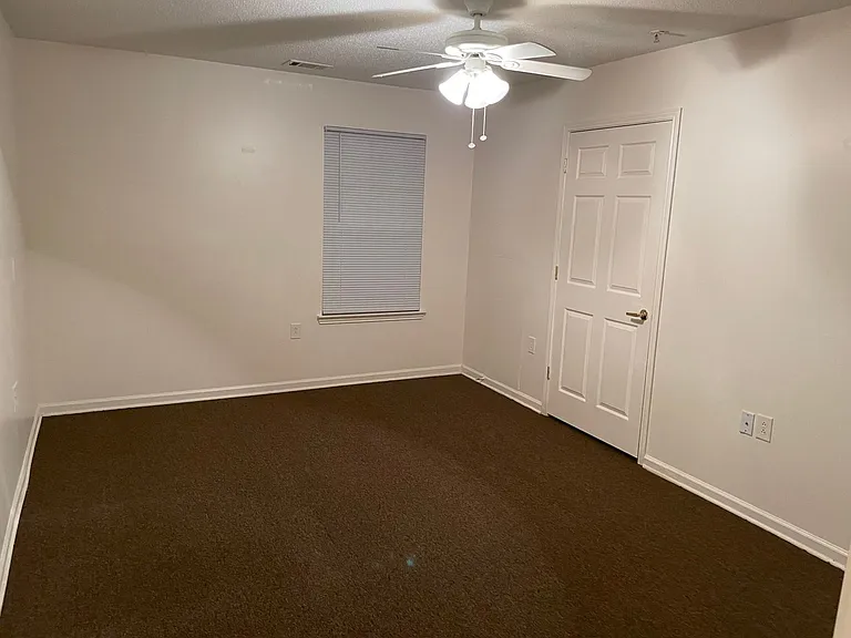 1635 Cobblestone Ln — Photo 7