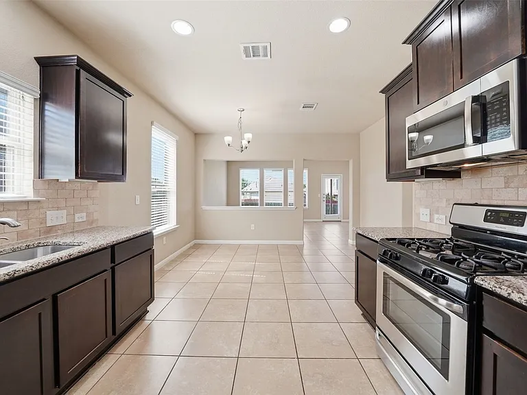 613 Longhorn Cavern Rd — Photo 10