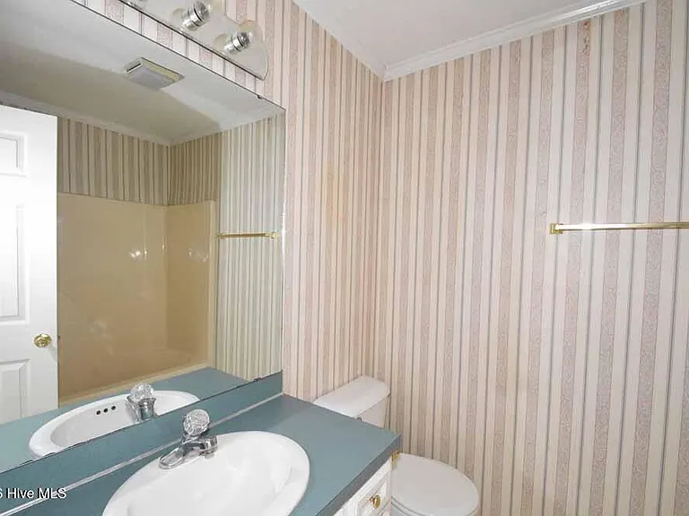 3818 Sterling Pointe Dr #J1 — Photo 11