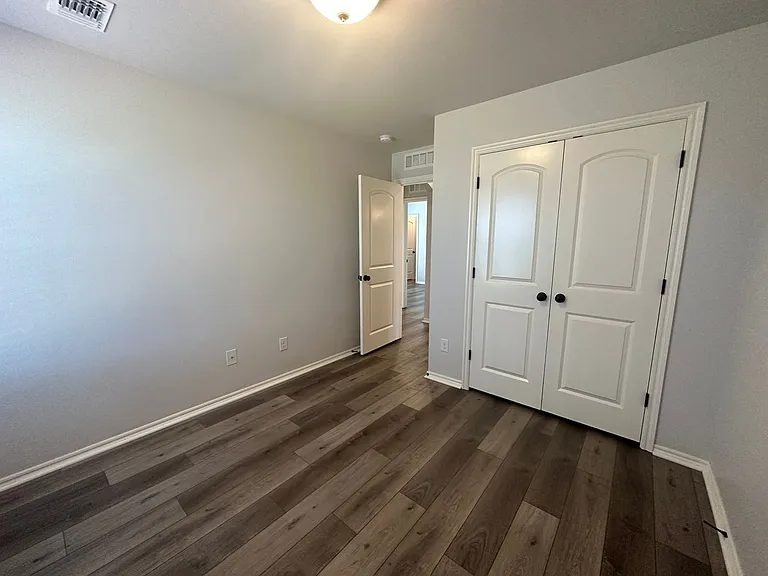 15749 Potomac Dr — Photo 25