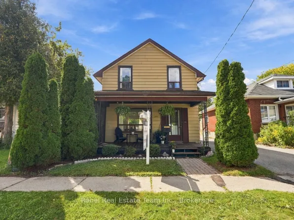 254 Burk St, Oshawa, ON L1J 4C3