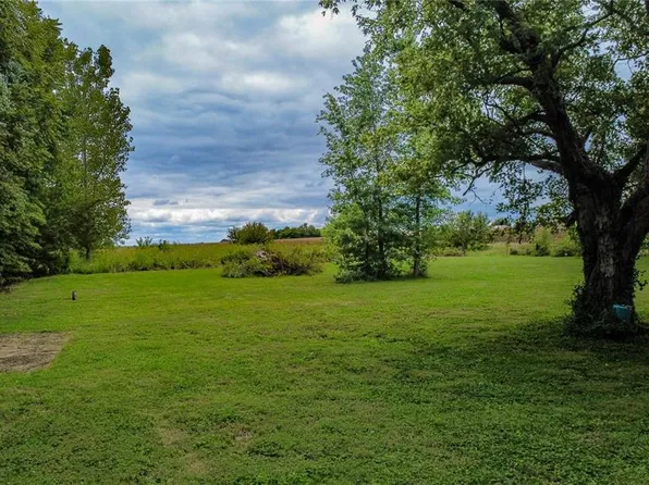 1206 Haselhorst Rd, New Baden, IL 62265