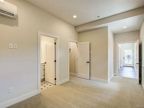 Bedroom #1
1st Floor