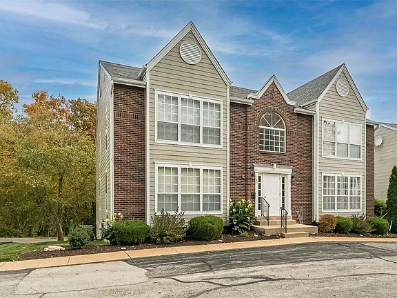 2nd image of 1332 Highland Oaks Dr Unit B
