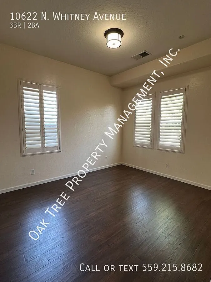 10622 N. Whitney (Chestnut/International) — Photo 2