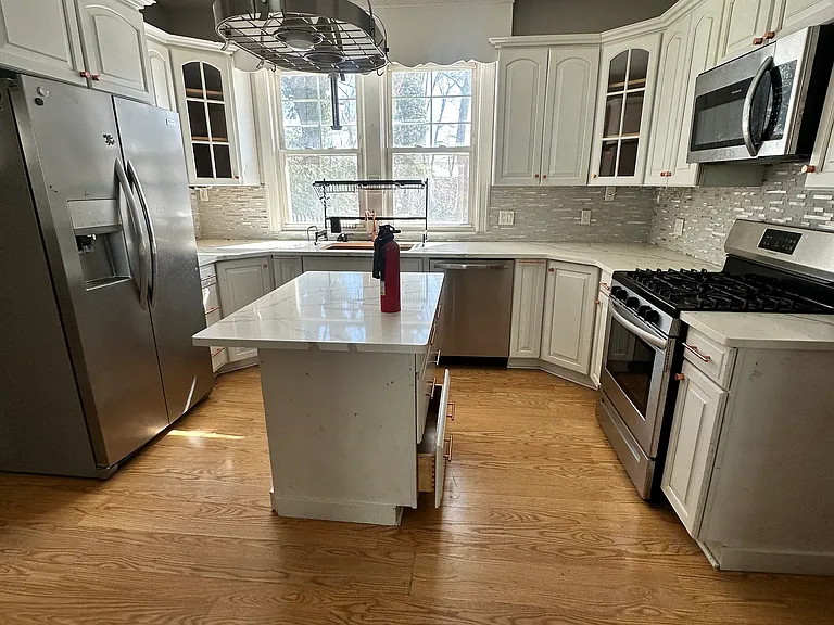 301 Westervelt Ave #1 — Photo 8