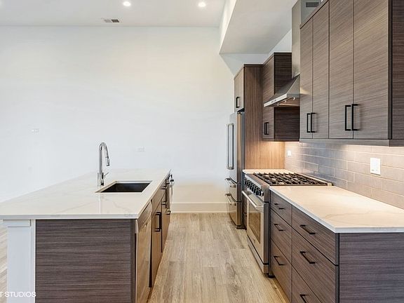3rd image of 4540 N Ravenswood Ave #1