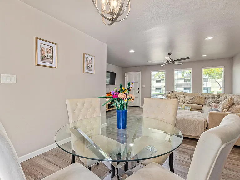 5913 E Thomas Rd — Photo 13