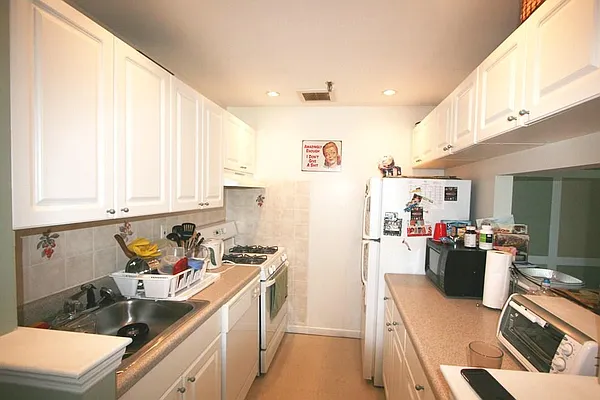 Rented by Corcoran | media 20