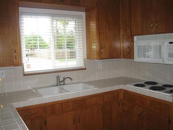 4th image of 2104 N Woodridge Way
