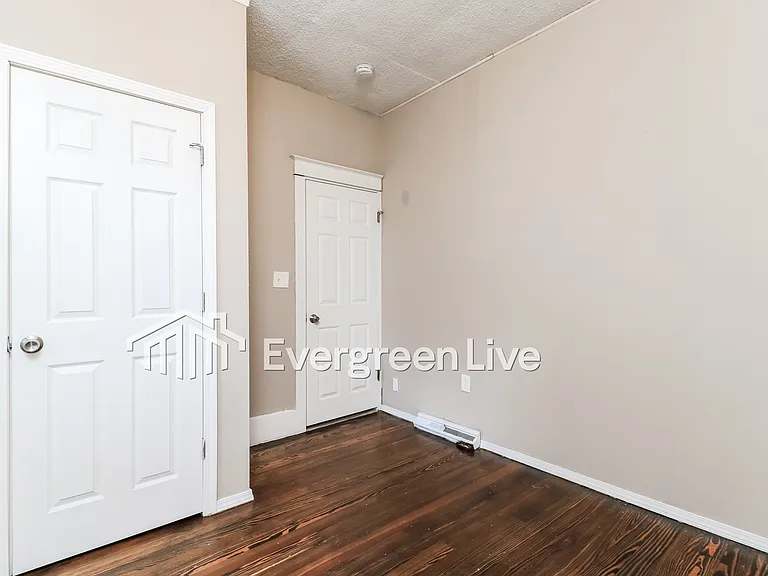 3533 Marshall Ave — Photo 9