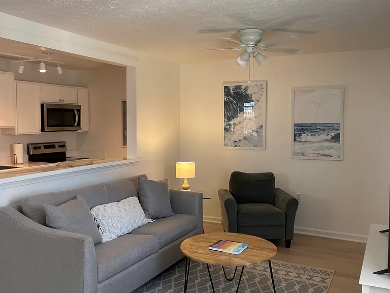 5228 Beach Dr #C — Photo 6