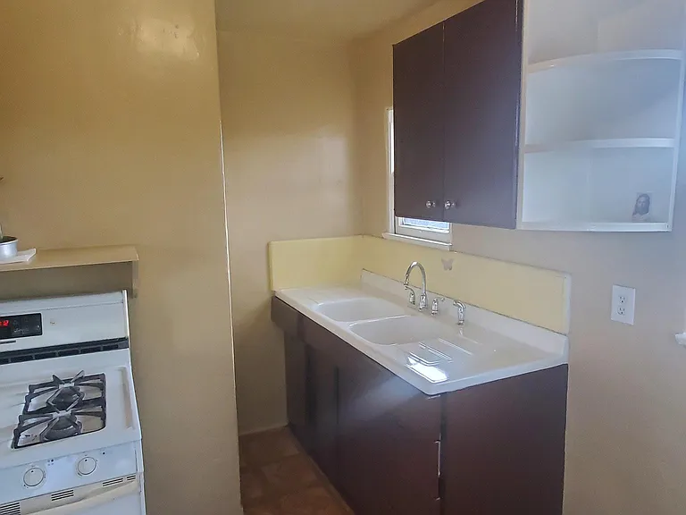 1218 D St #C — Photo 17