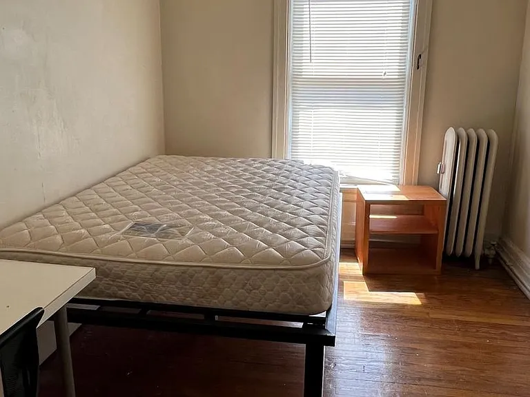 1032 Vaughn St — Photo 7