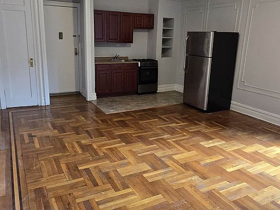 4th image of 240 Crown St APT 5A