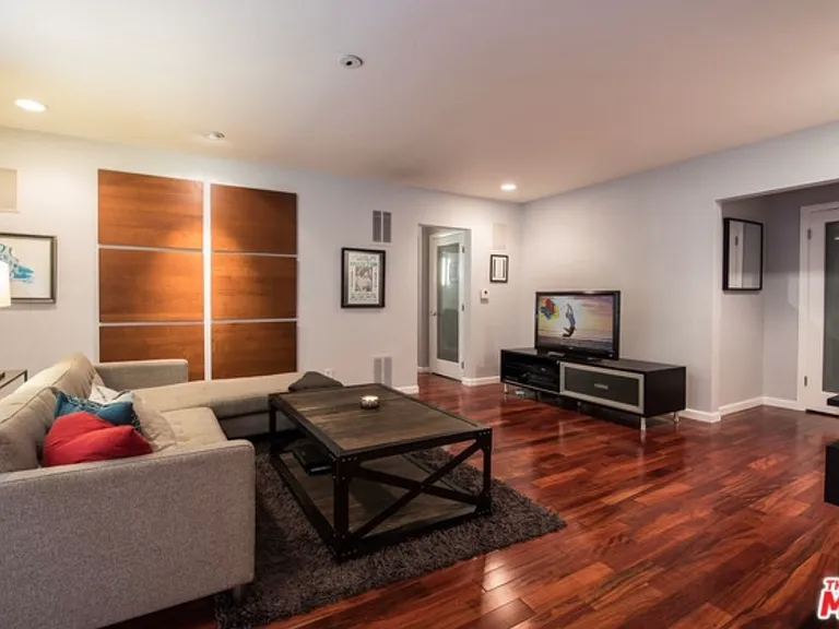1233 N Laurel Ave #110 — Photo 5