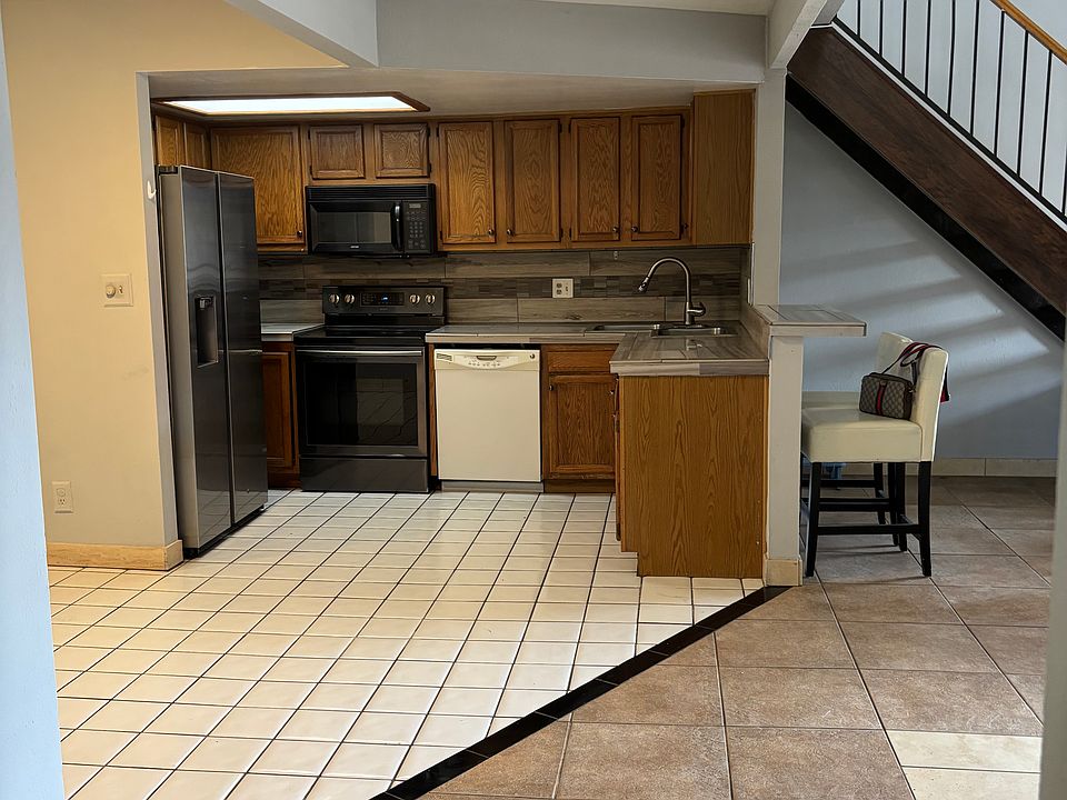 1st image of 16402 N 31st St Unit 215