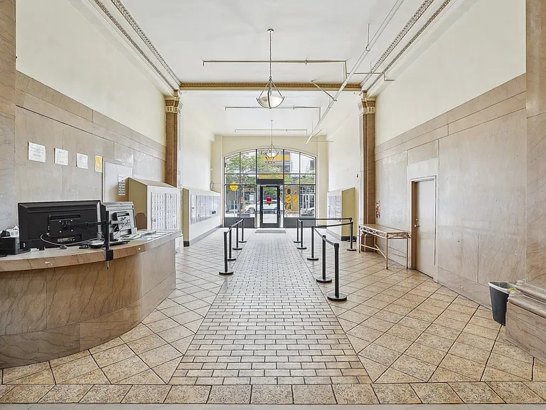 451 S Main St — Photo 20