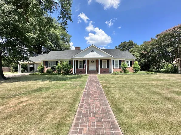 1410 Maple St, Cleveland, MS 38732