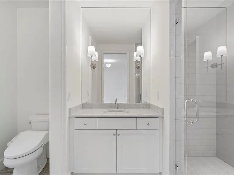 2711 Southwell St NE — Photo 35