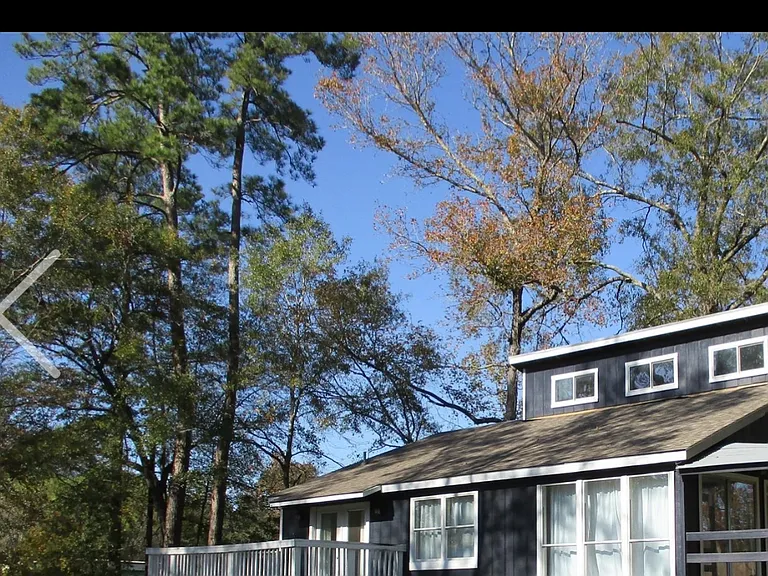 20843 Brandon Dr — Photo 2