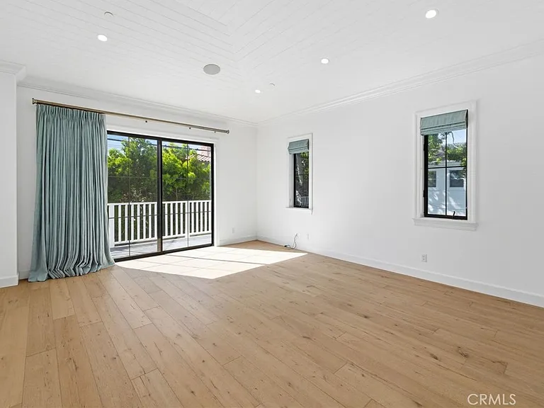 1405 Oak Ave — Photo 48