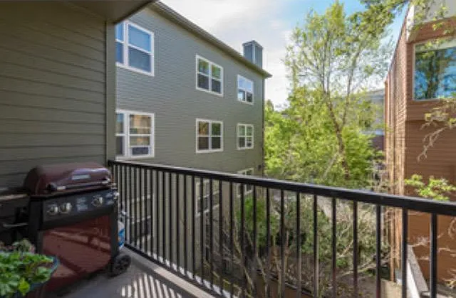 1441 SW Clay St #202 — Photo 10
