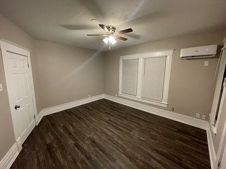 1410 W Oak St #6 — Photo 5