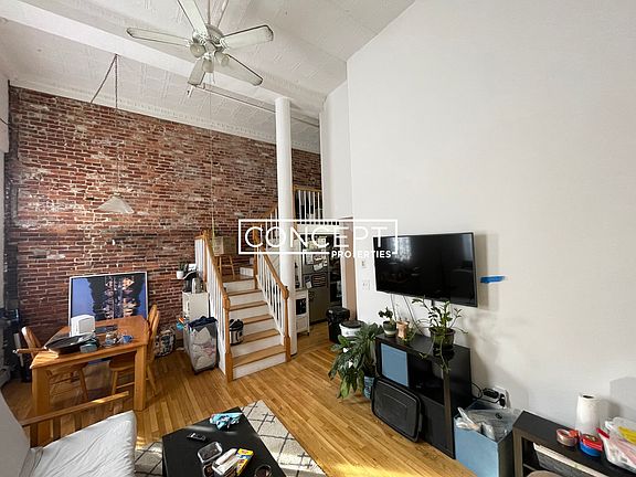 3rd image of 168 Northampton St #1683