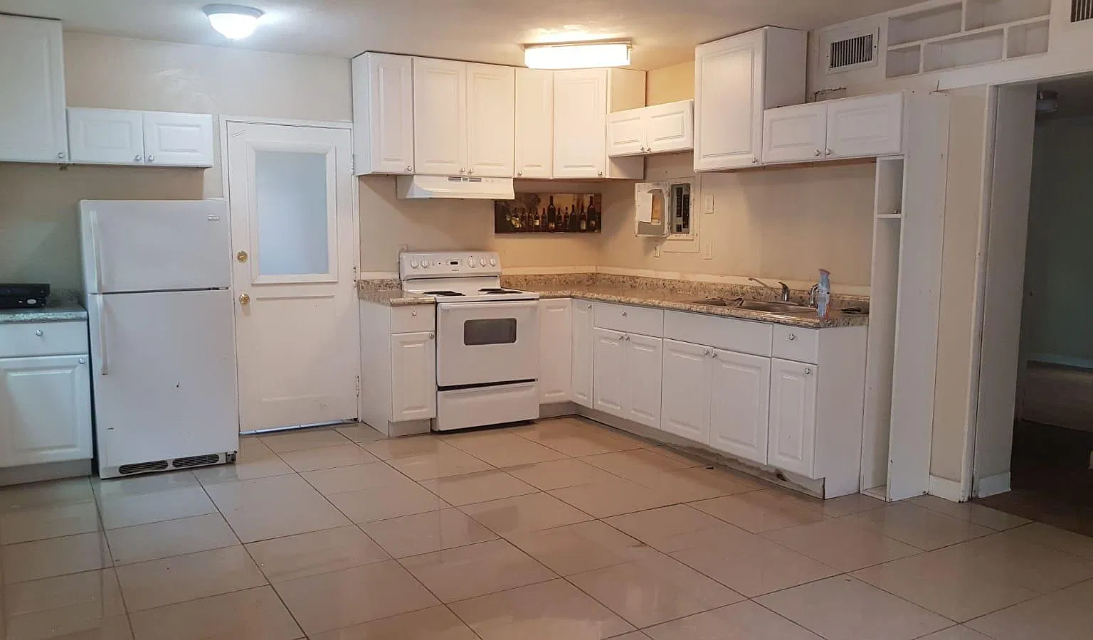3 bed, 1100 sqft, $1,149 — Photo 2