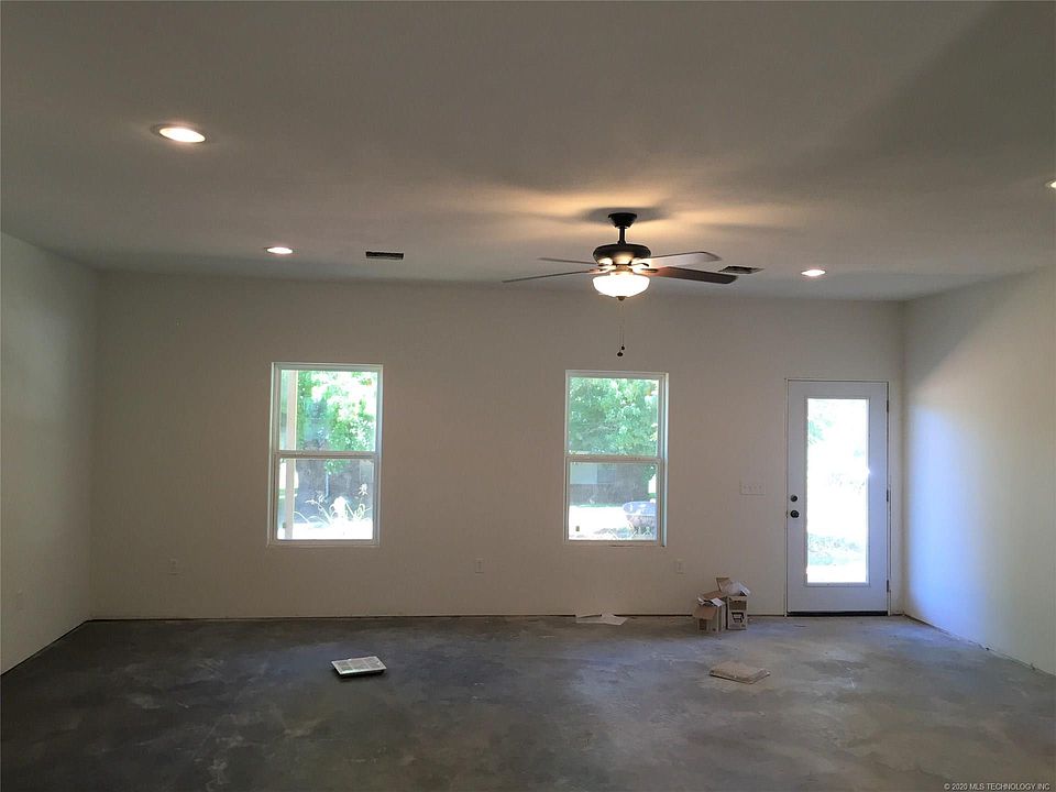 2nd image of 110 Maple Cir