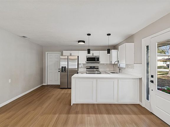 5th image of 7139 Pinewood Dr