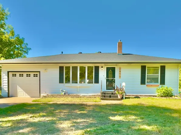 1979 Memory Ln, North Saint Paul, MN 55109