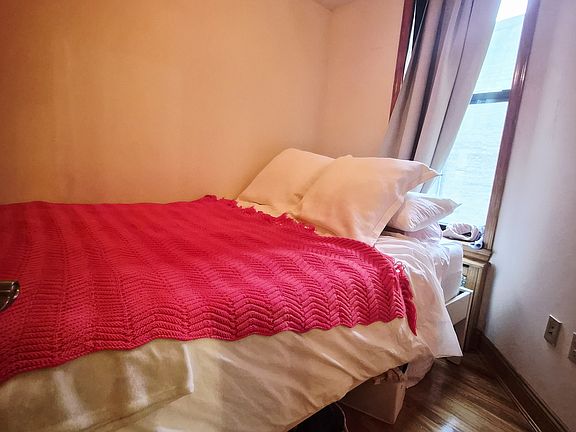 3rd image of 68 W 69th St APT 2c