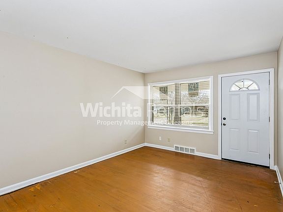 3rd image of 2101-2103 S Old Manor Rd #B4e488177