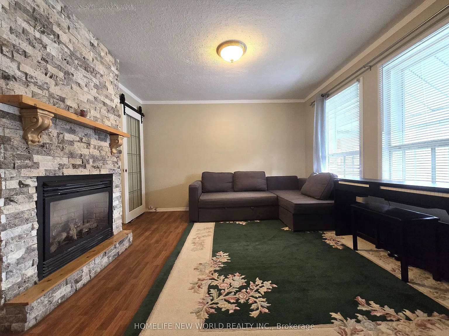 3 bed, $2,380 — Photo 4