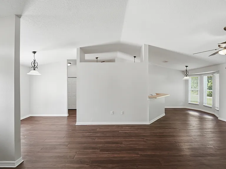 2368 Sweetwater Blvd — Photo 4