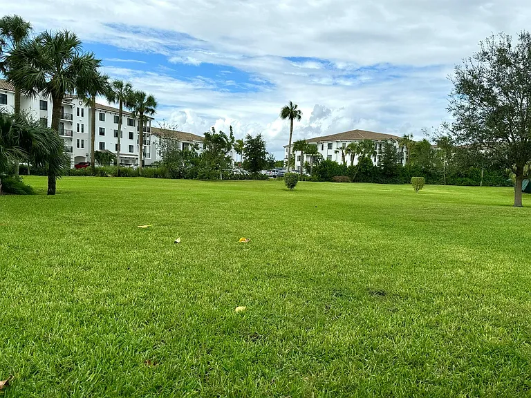 9355 SW 8th St #417 — Photo 23