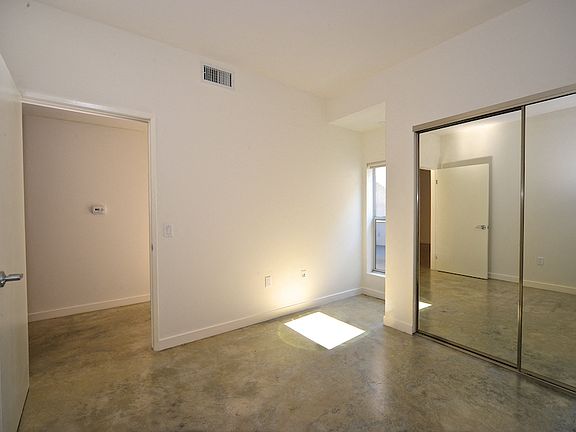 Mar Vista Lofts - Bedroom
