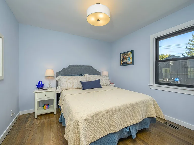 24 Maple St — Photo 9