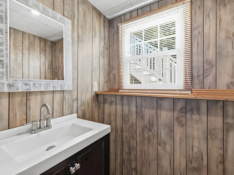 121 Rolling Ridge Ln — Photo 36