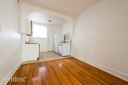 7354 S Dorchester Apartments Chicago Living Room_3