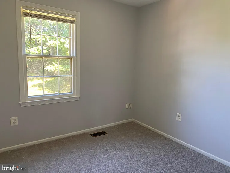 4 Chantilly Ct — Photo 19