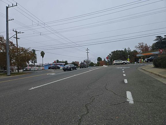 4th image of 8077 Sunset Ave