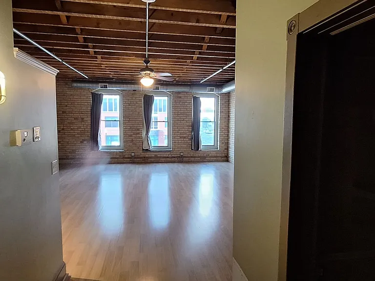 1025 Washington Ave S — Photo 13