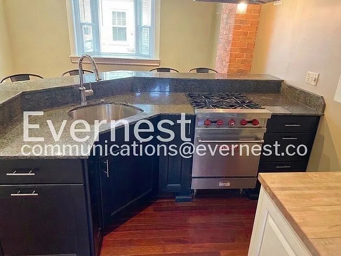 112 Hanford St #A — Photo 3