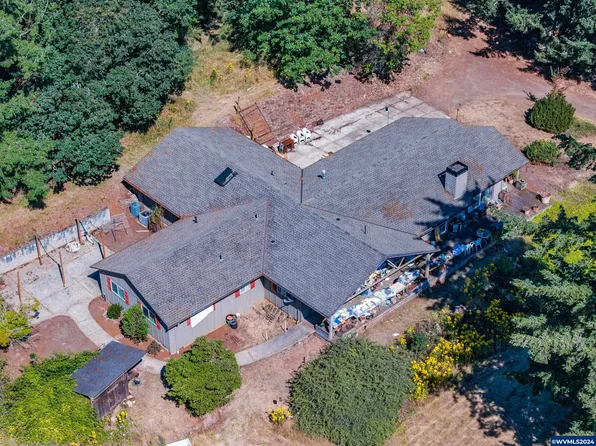 8585 Bunker Ln S, Salem, OR 97306